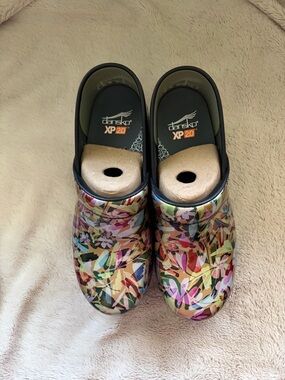 NEW - Dansko XP 2.0 Floral Multi-Color